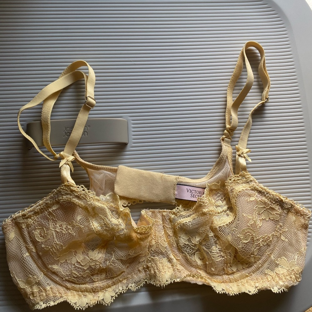 Victoria secret lace bra